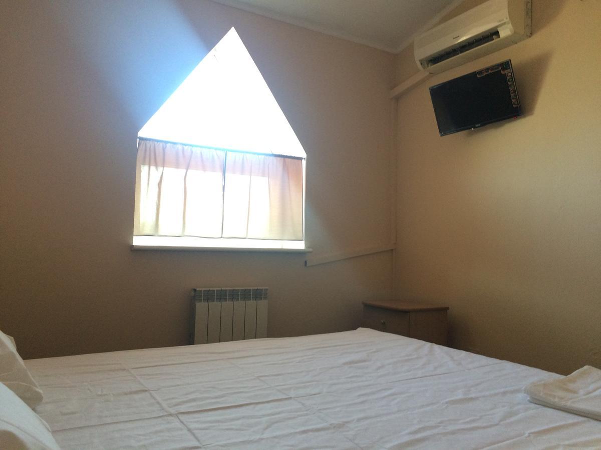 Hostel Kryvyj Rih Exteriör bild